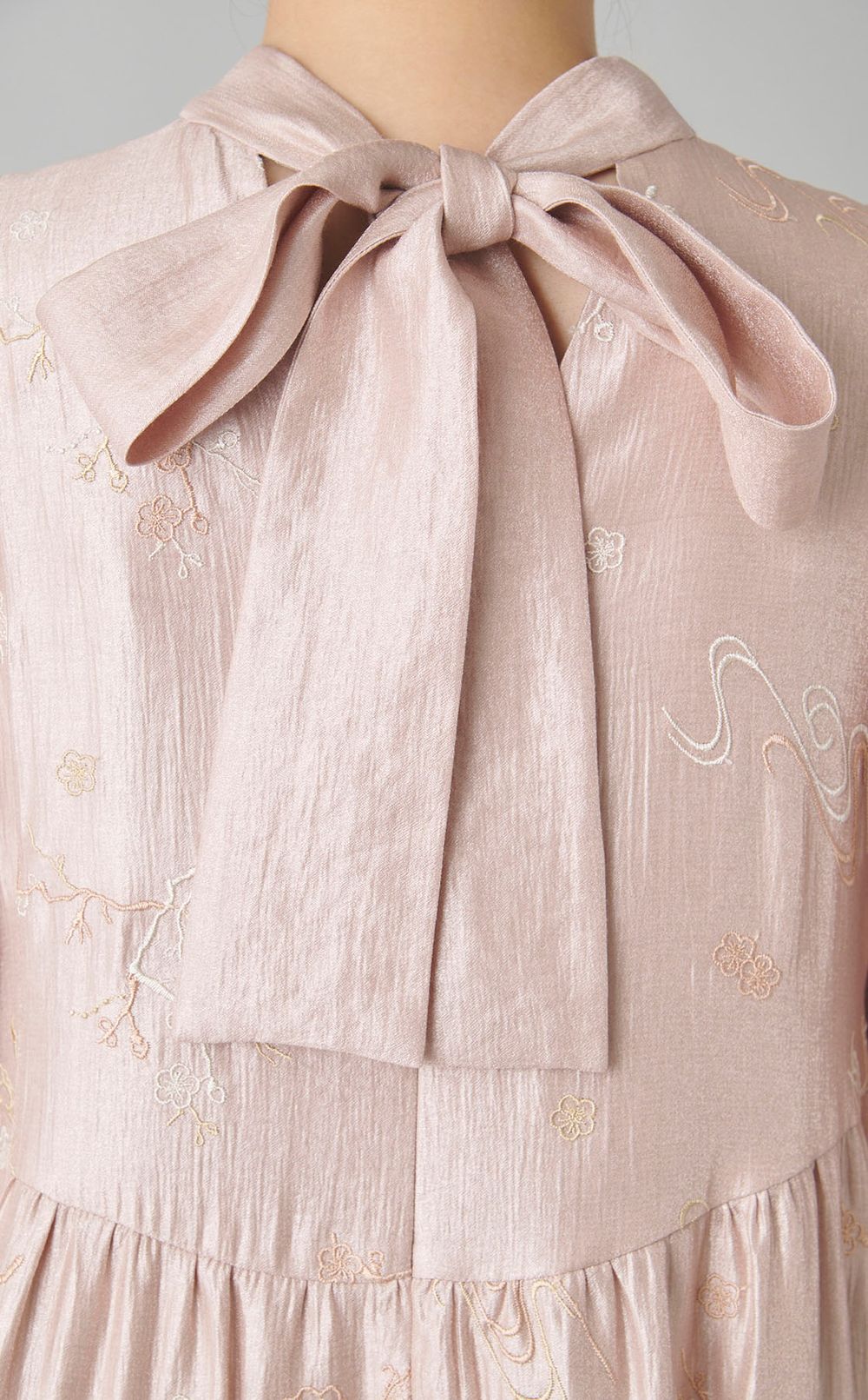 エンブロイダリーティアードワンピース