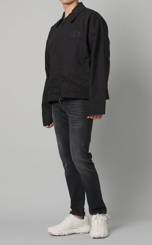 バックブリーチDロゴブルゾン