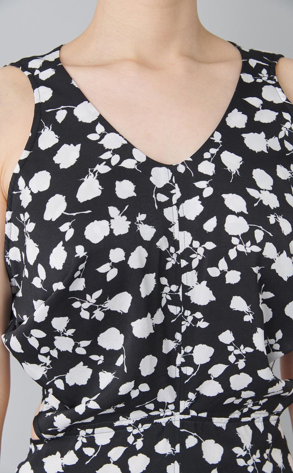 バックオープンフラワープリントワンピース