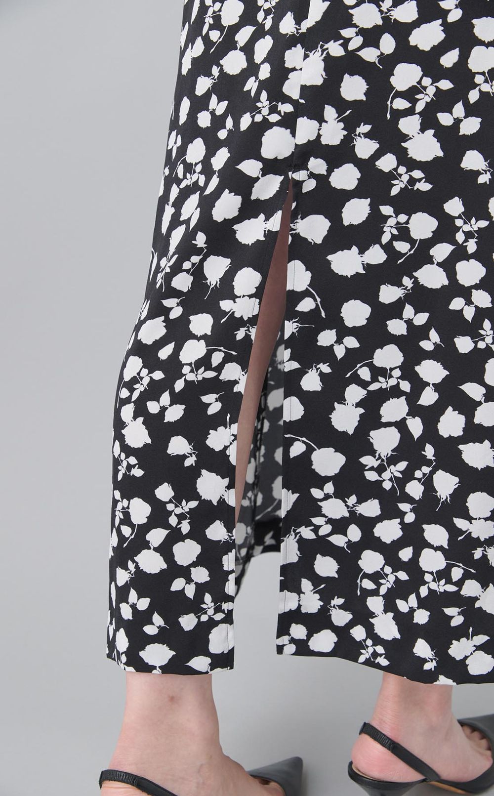 バックオープンフラワープリントワンピース