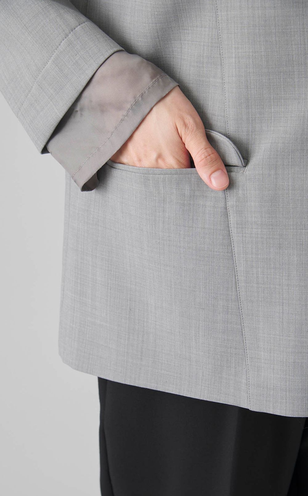 パネルラインプルオーバートップス