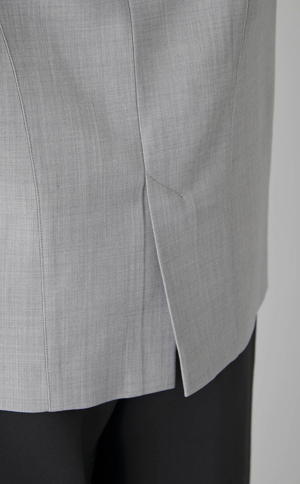 パネルラインプルオーバートップス