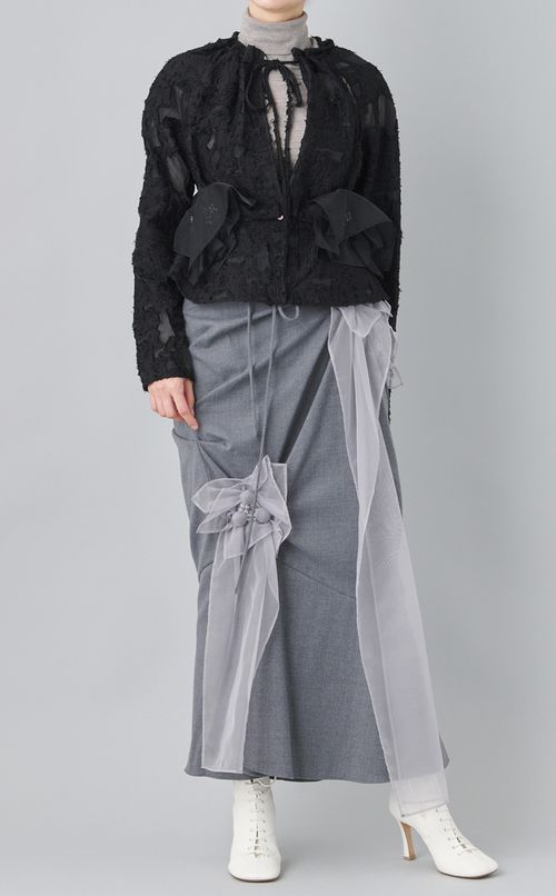 フラワーモチーフギャザーネックブラウス