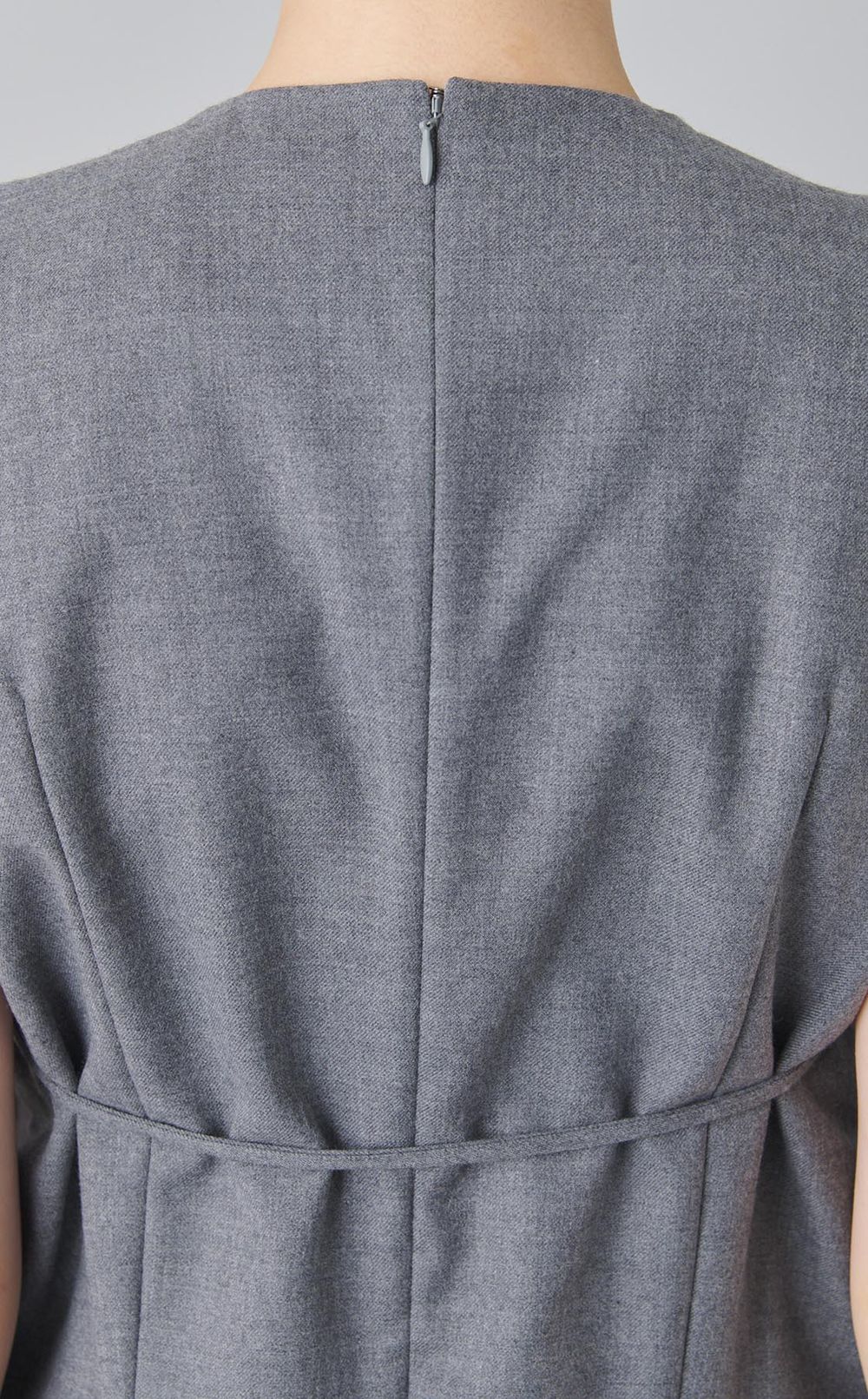 フラワーモチーフウール混バルーントップス