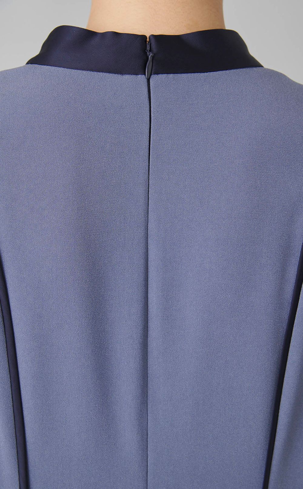 フラワーフレームレースドレス