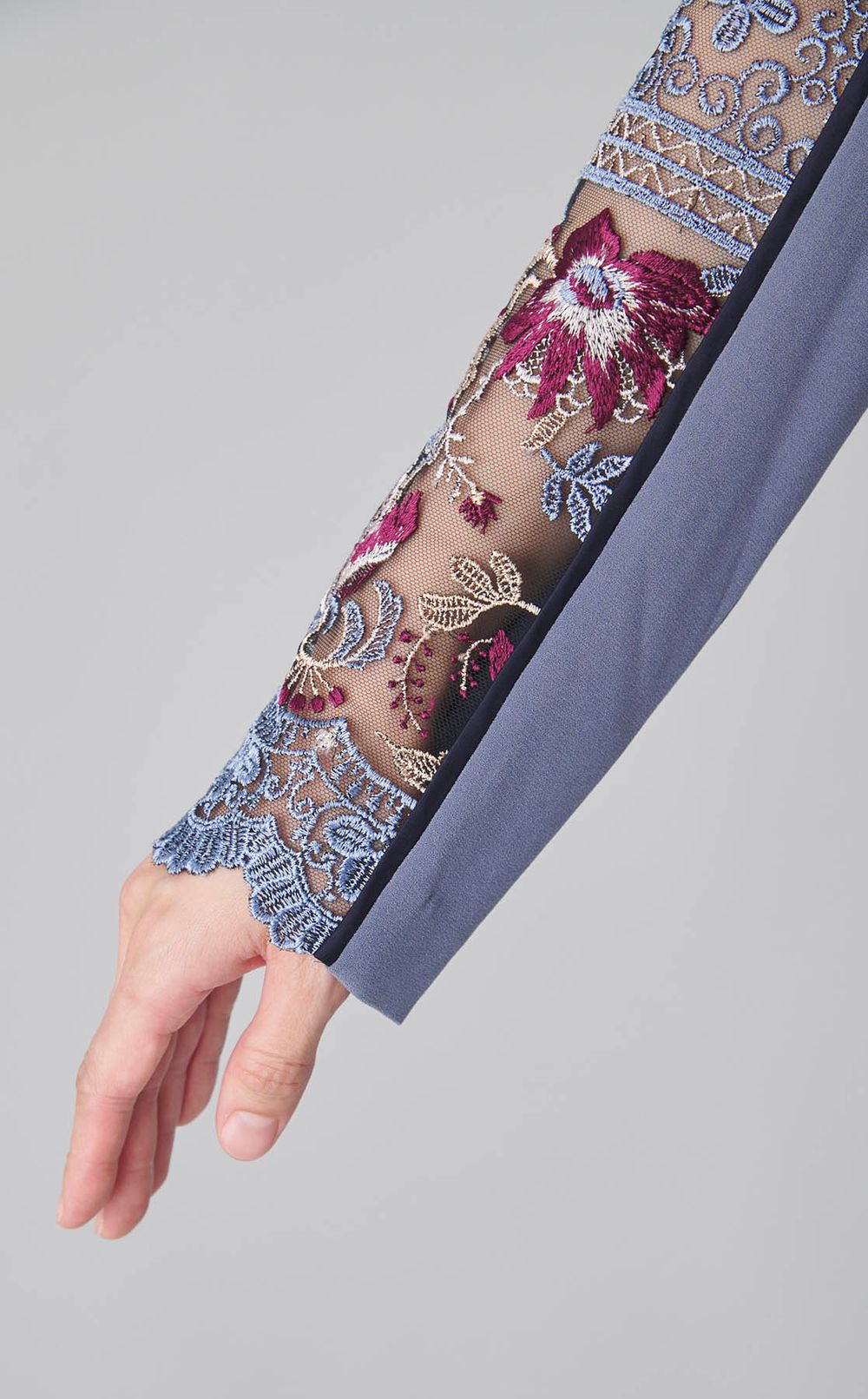 フラワーフレームレースドレス