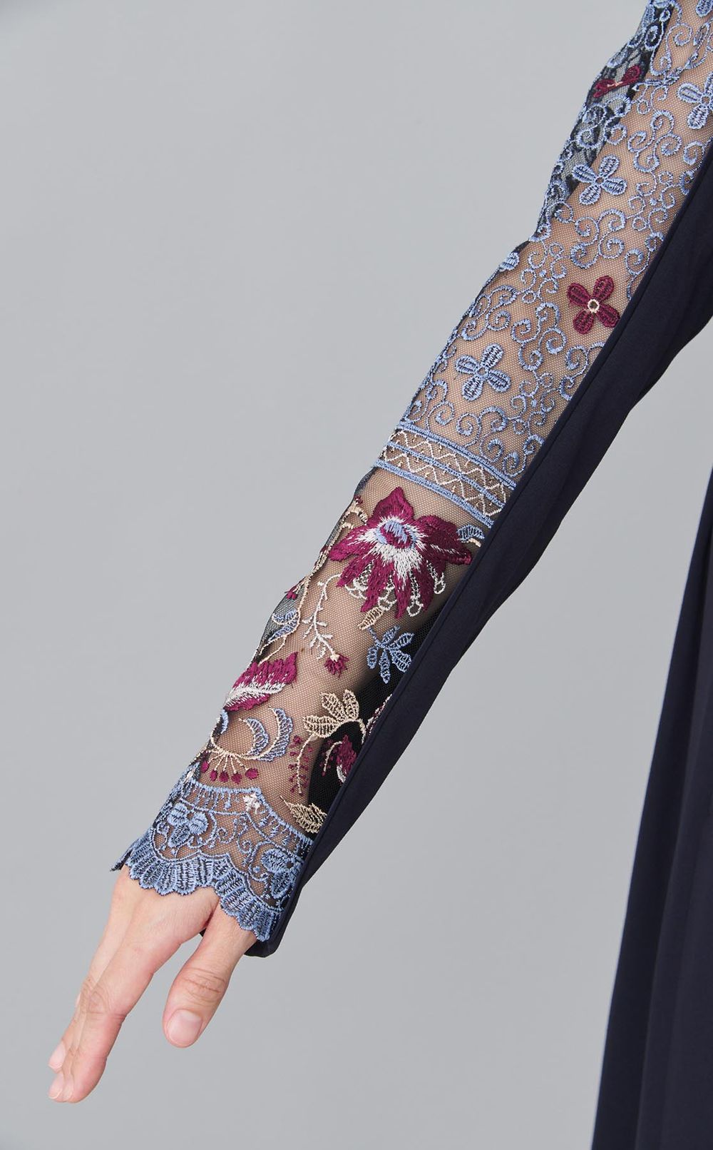 フラワーレーススリーブドレス