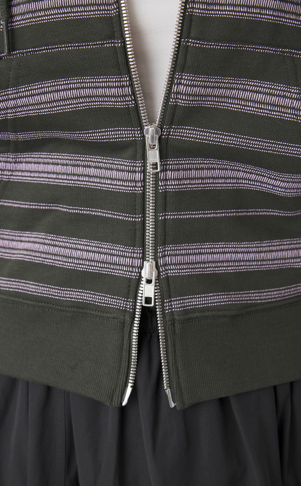 プリントストライプフロントジップフーディ