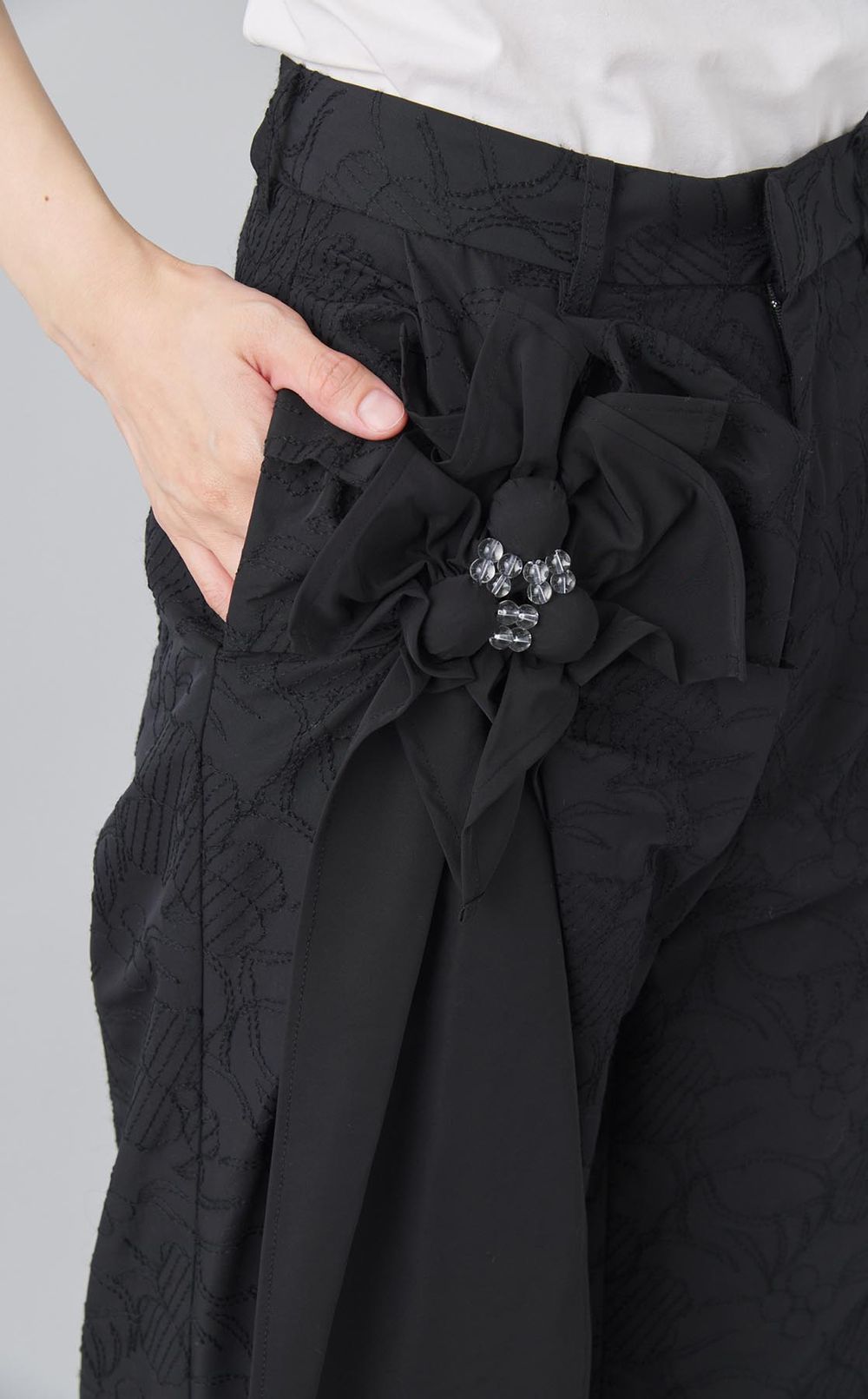 フラワーモチーフフリルパンツ