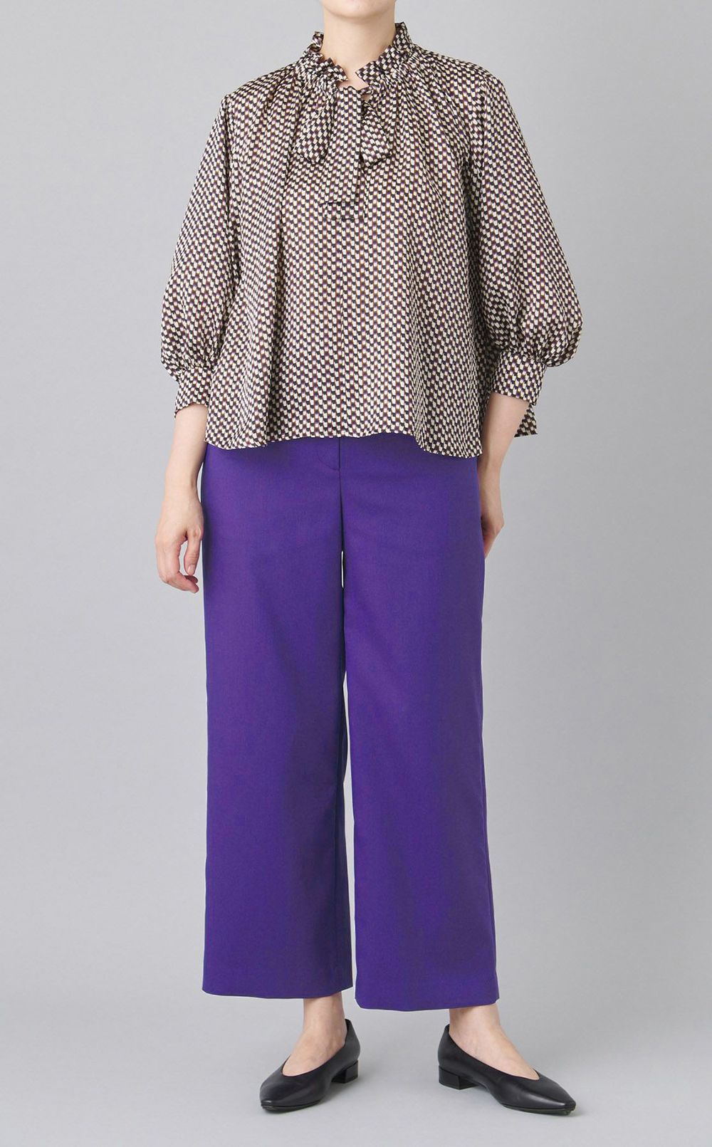 ストレッチセミワイドパンツ