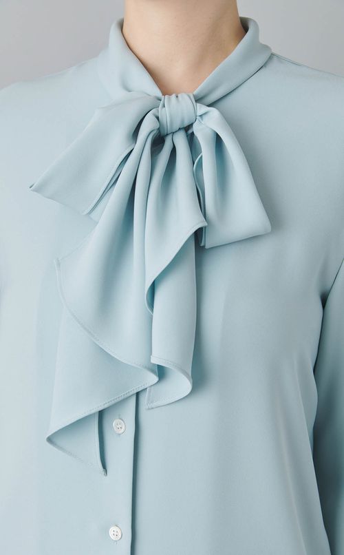 ワイドボウタイドレープブラウス