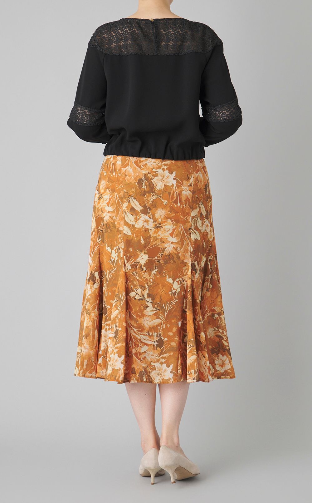 レースドッキングブラウス