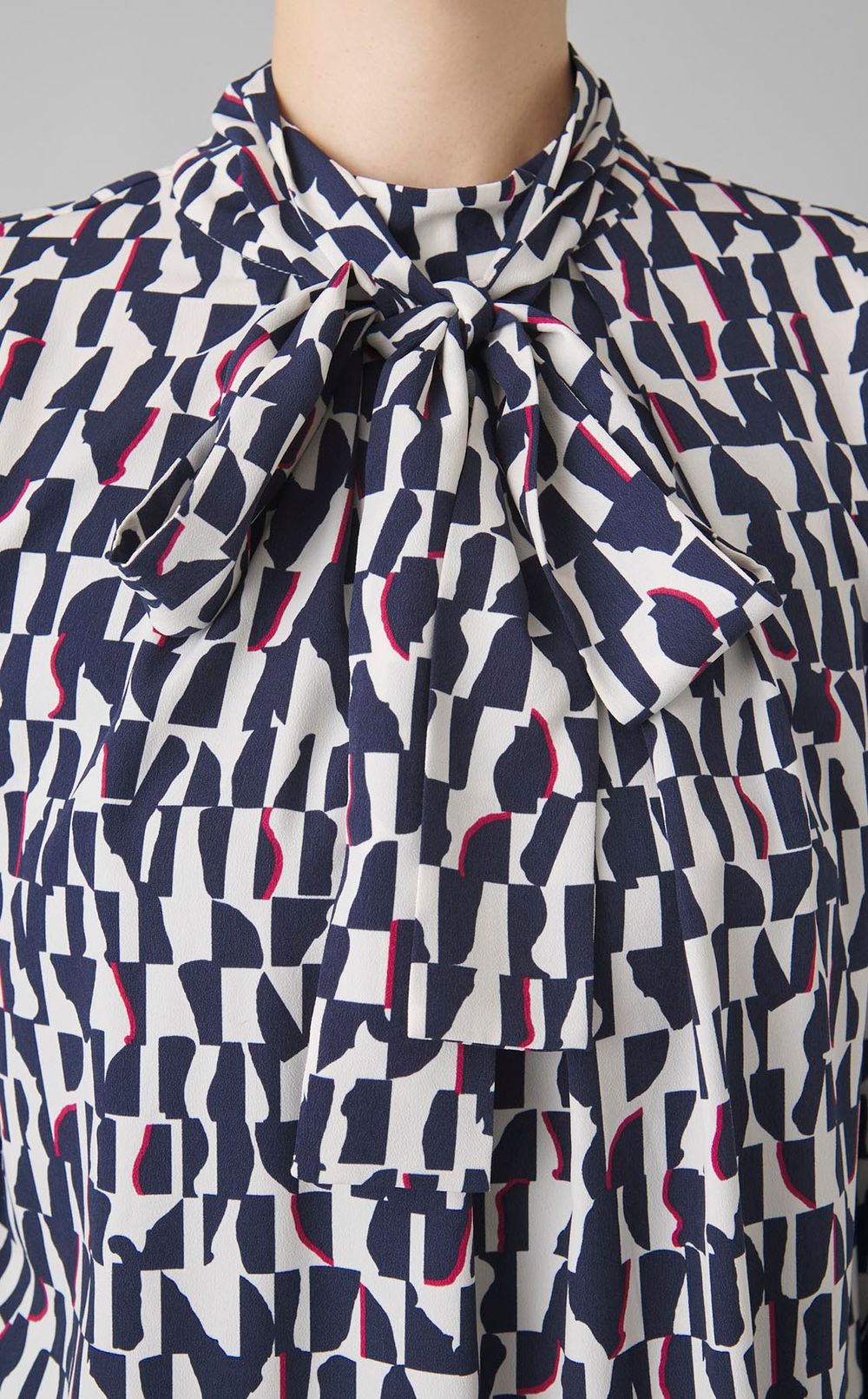 ジノリプリントボウタイブラウス