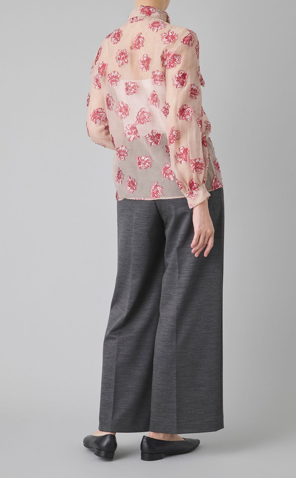 カットフラワーボウタイブラウス