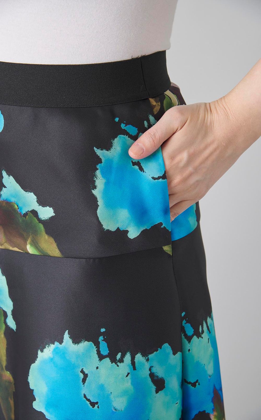 プリント切替フレアーパンツ