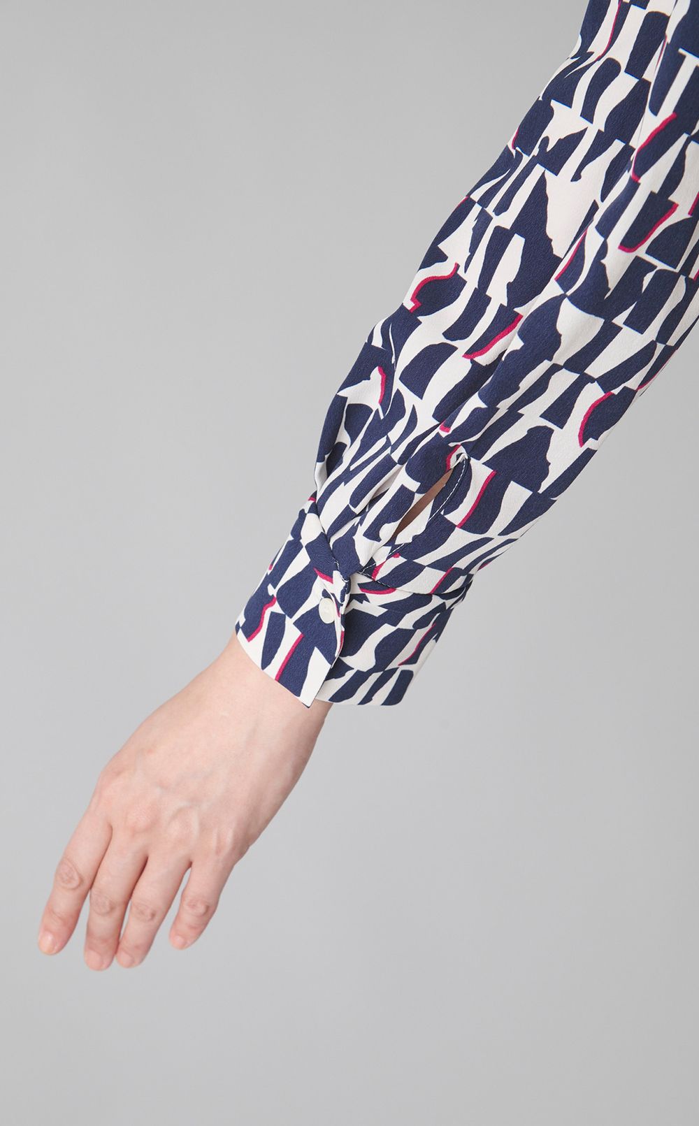 ジノリプリントボウタイブラウス