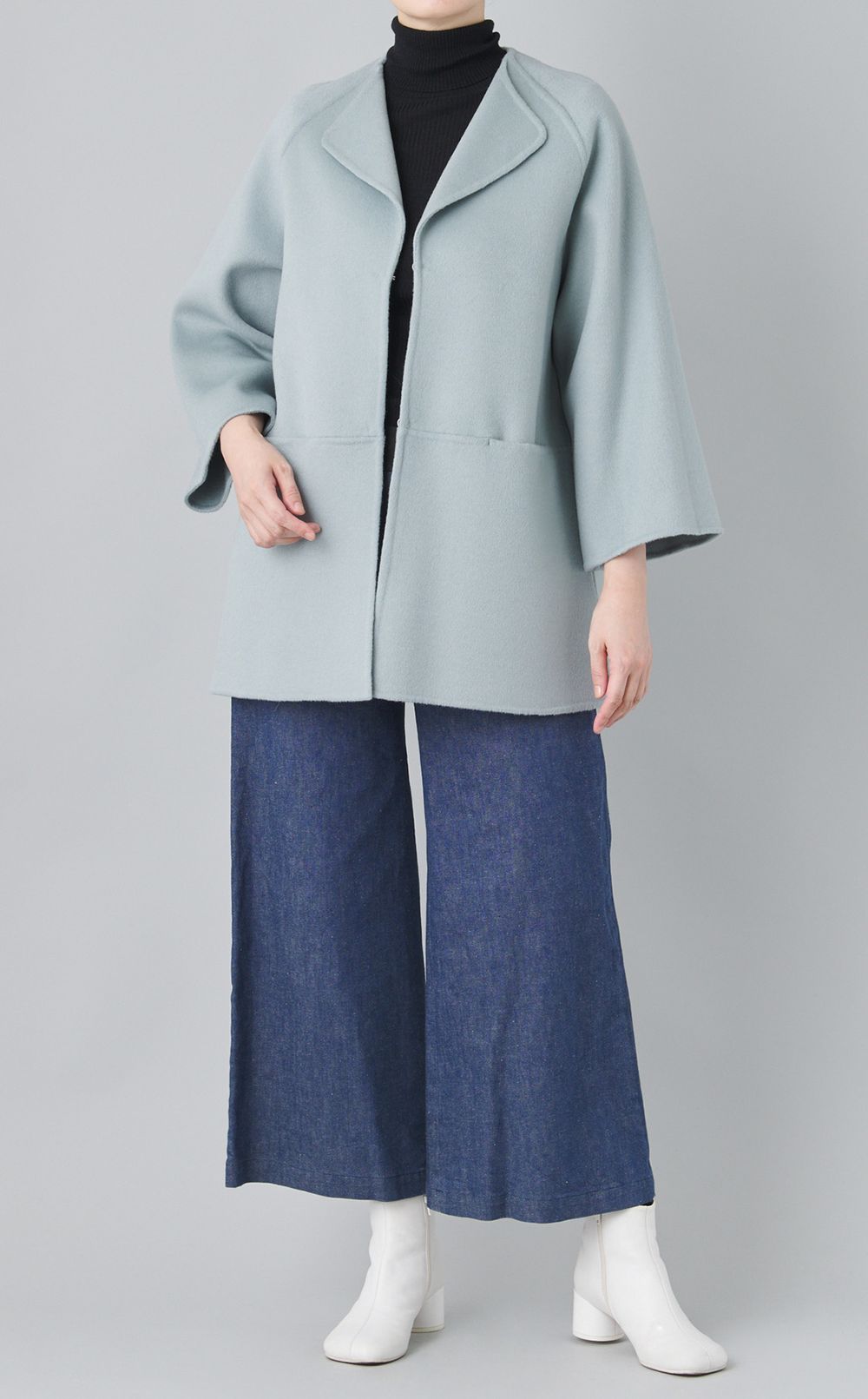 ノーカラーミドルリバーコート