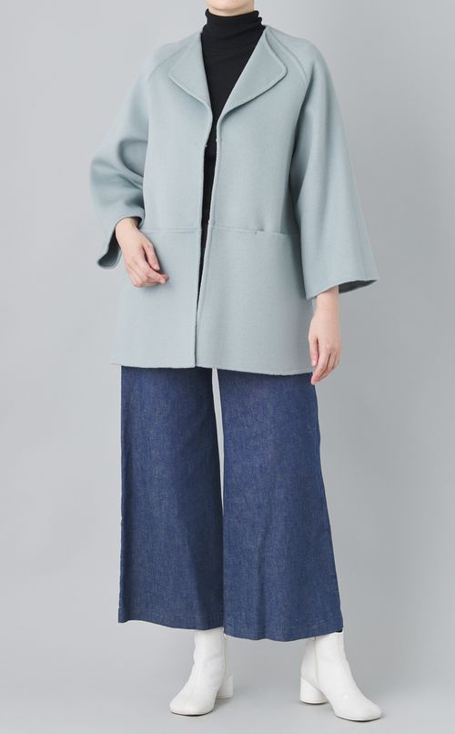 ノーカラーミドルリバーコート