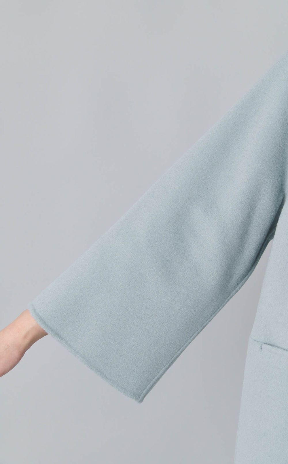 ノーカラーミドルリバーコート