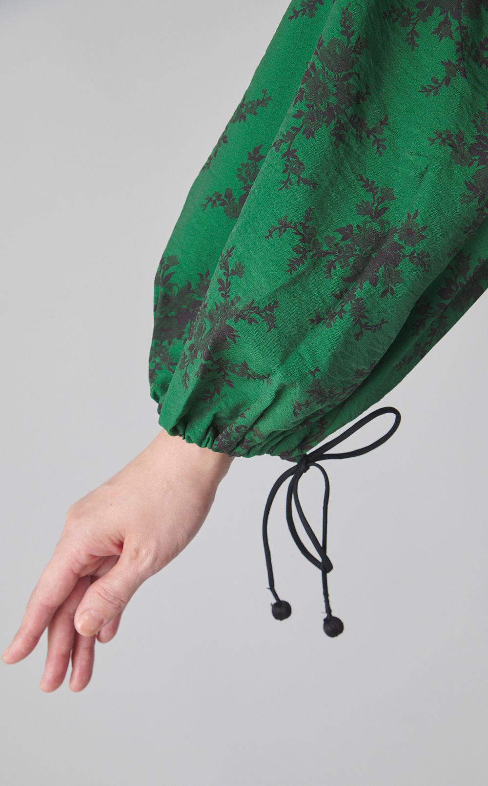 フラワープリントドローコードブラウス