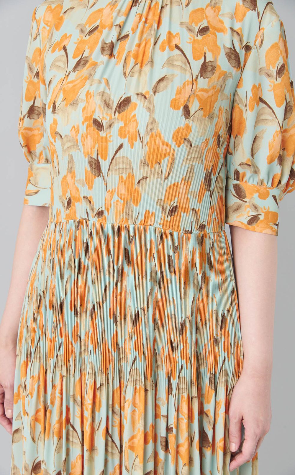 フラワープリントギャザーワンピース