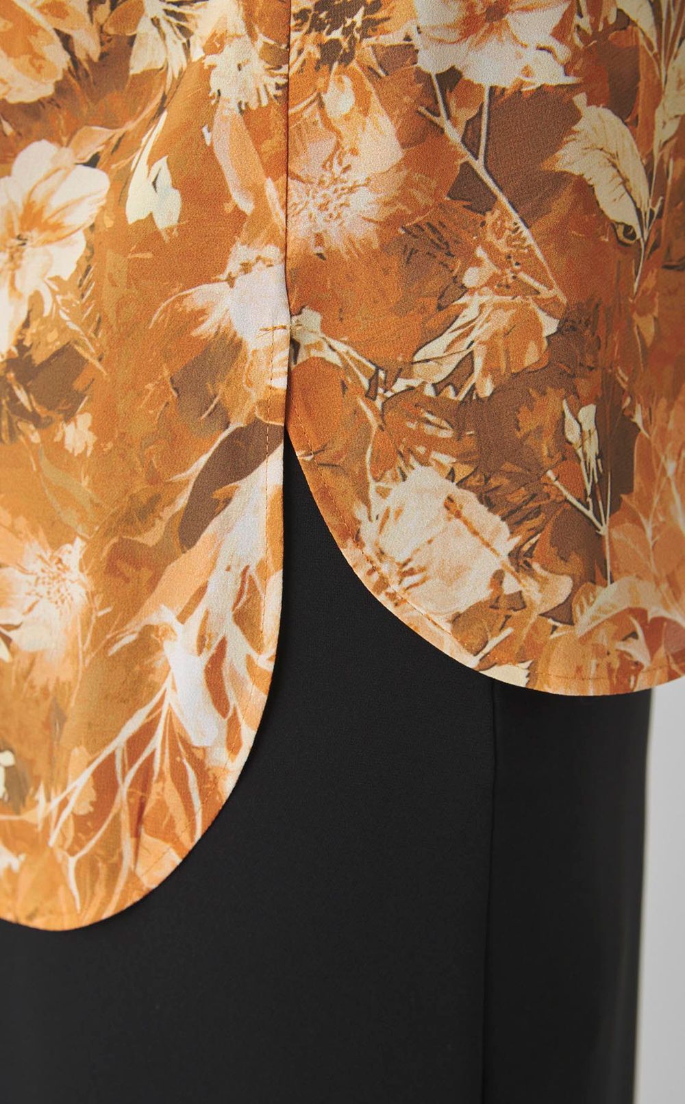 フィオーレプリントフリルブラウス