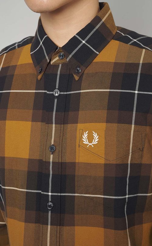 タータンチェックシャツ