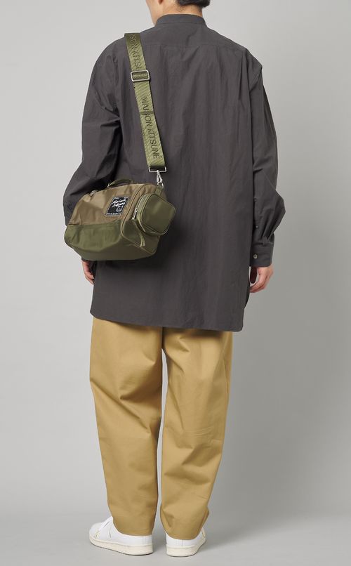 ナイロンミディアムダッフルバッグ