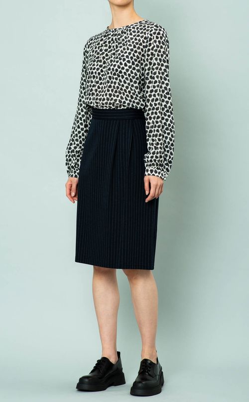 ストライプタイトスカート