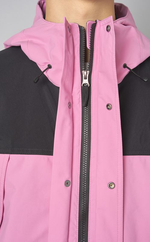 マウンテンライトジャケット