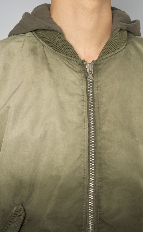 グラデーションMA-1ブルゾン