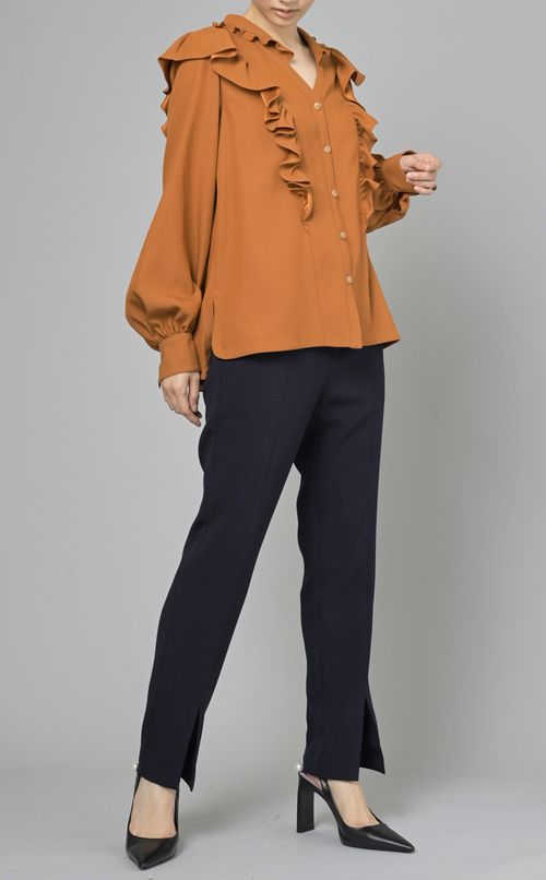 フリルデザインブラウス