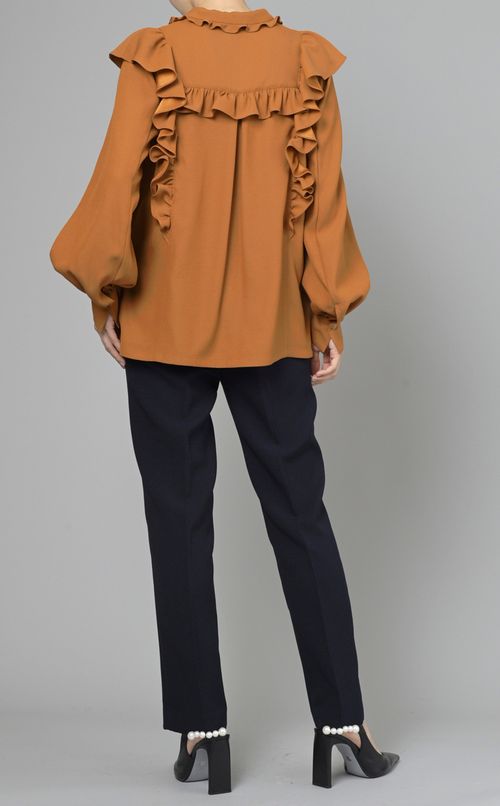 フリルデザインブラウス