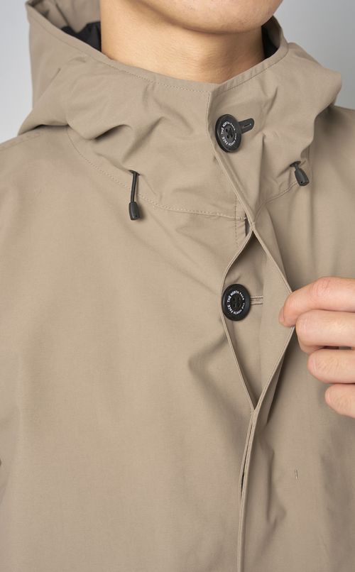 ナイロンフーデッドコート