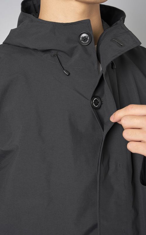 ナイロンフーデッドコート