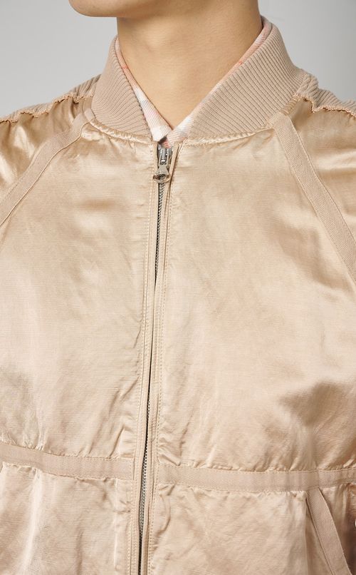 サテンブルゾン