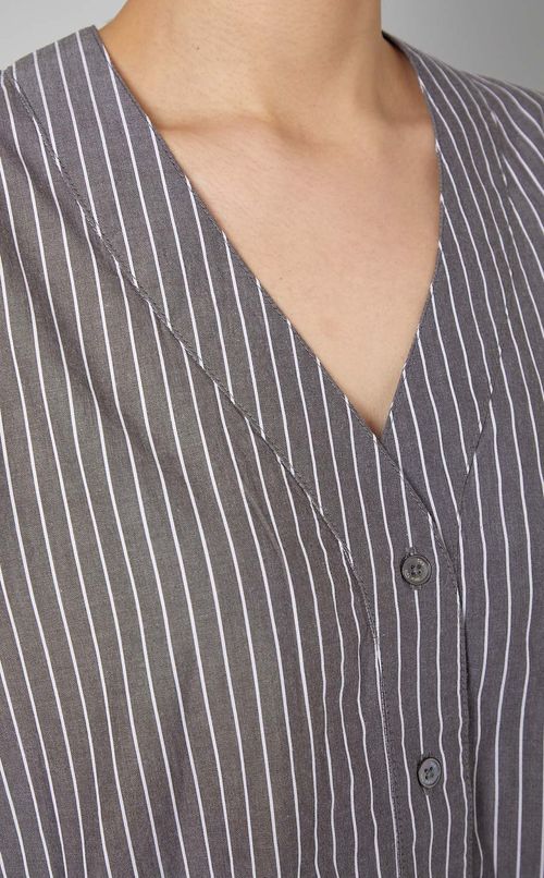 レースストライプVネックブラウス