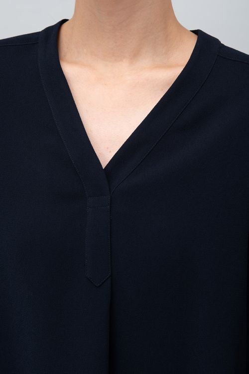 Vネックフレアブラウス