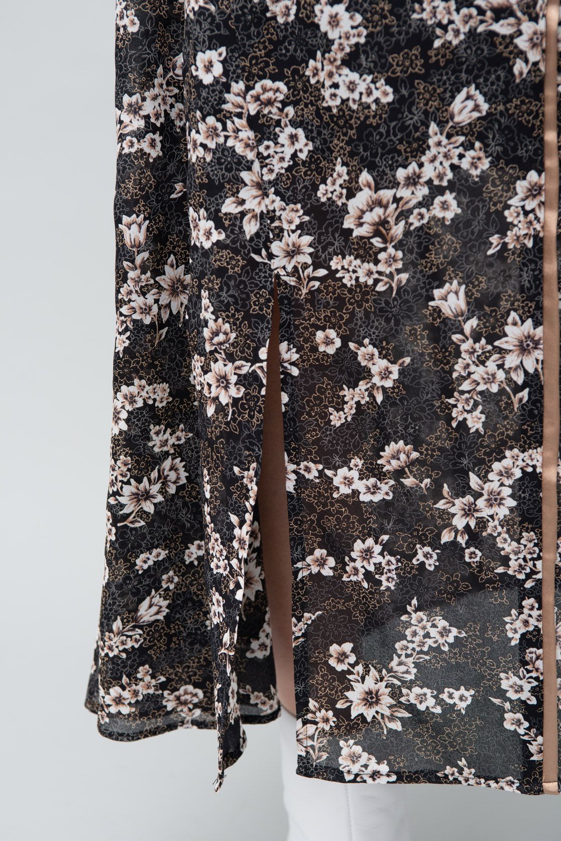 フラワープリントボウタイワンピース ロゴフラワープリントボウタイ