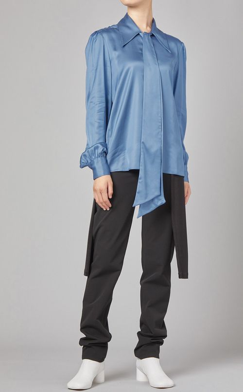 ボウタイサテンブラウス