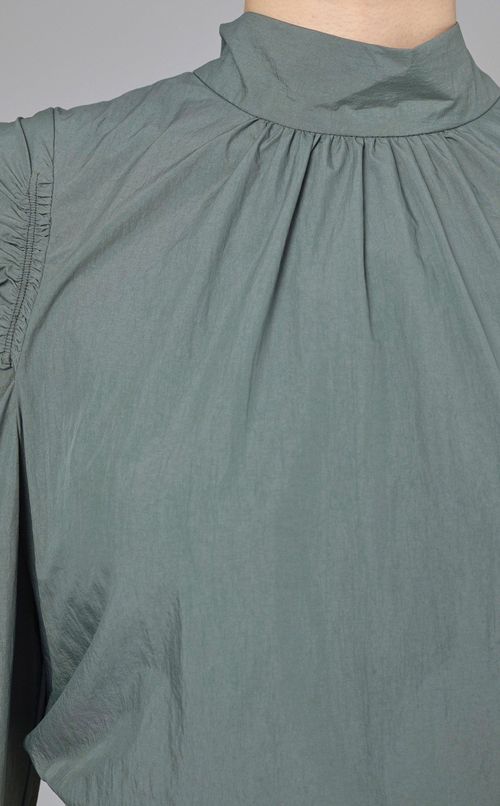 バックリボンパフブラウス