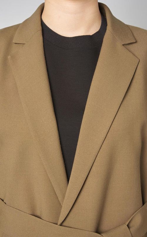 ノッチドラペルラップジャケット