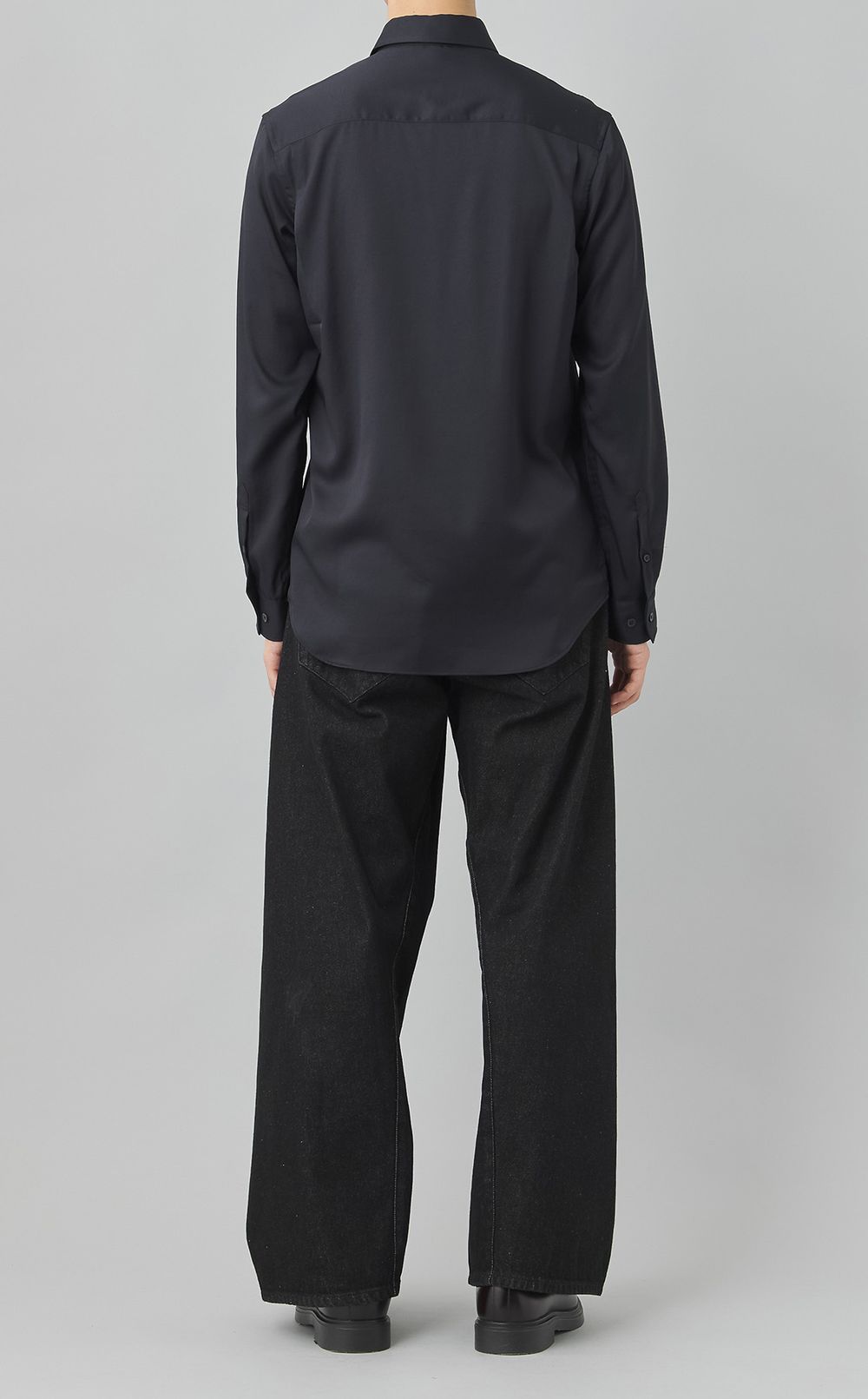 フラワーエンブロイダリーシャツ