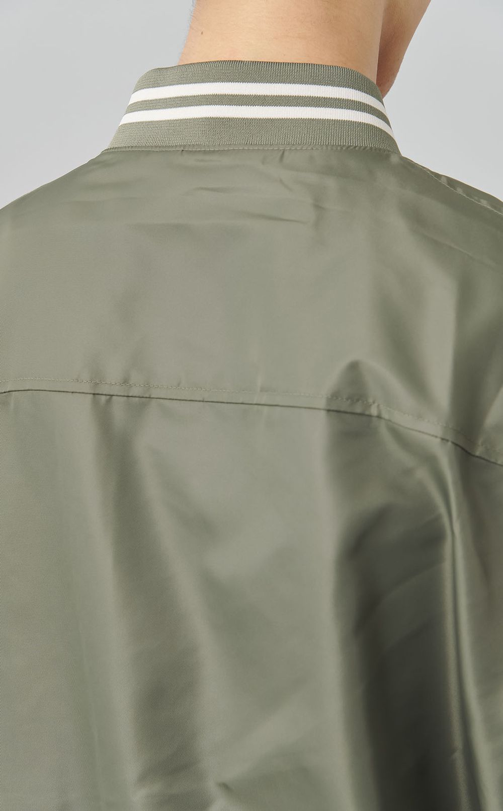 フロントロゴボンバージャケット