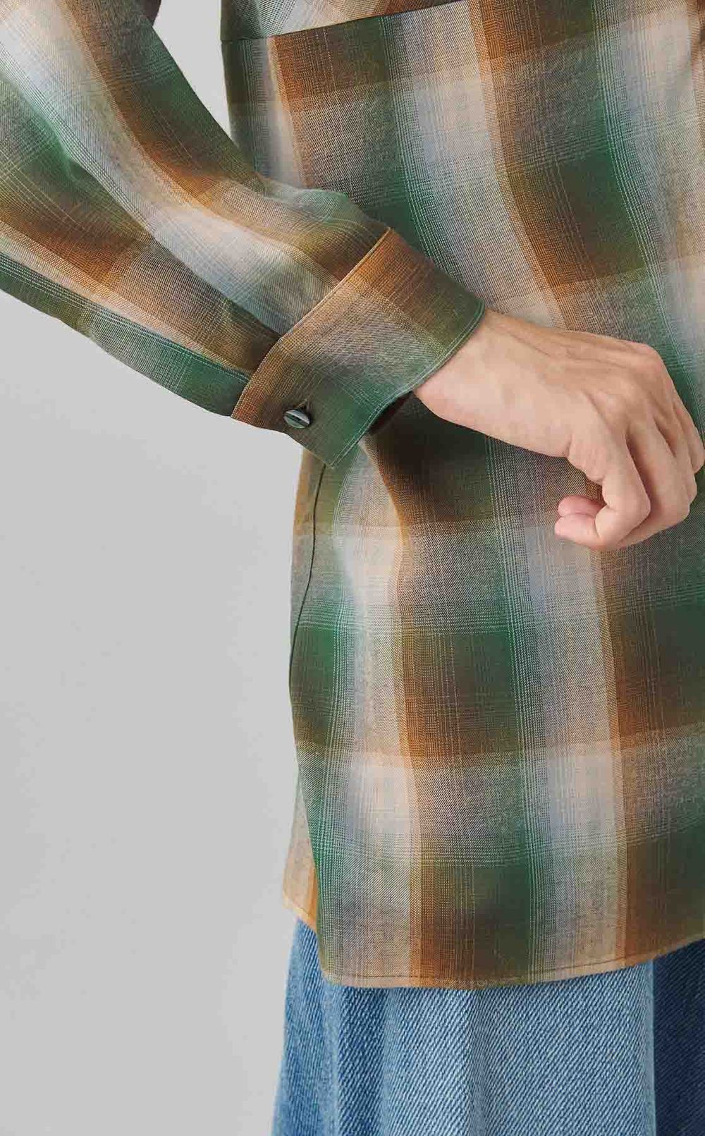 オンブレチェックスタンドカラーシャツ