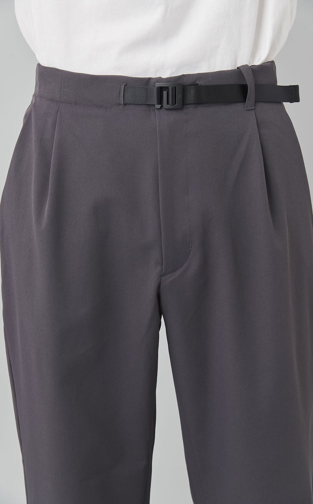 1タックテーパードストレッチパンツ