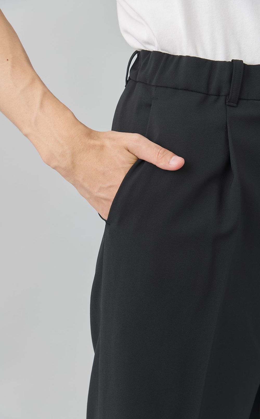 ワンタックストレートパンツ