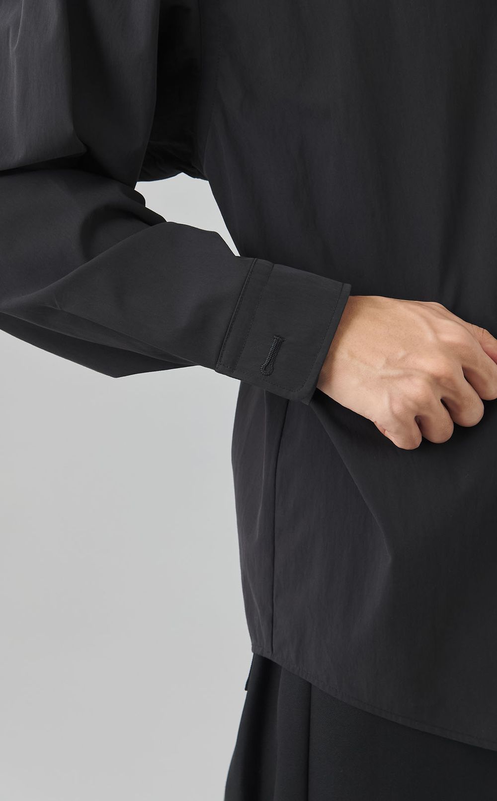 ボタンホールシャツ