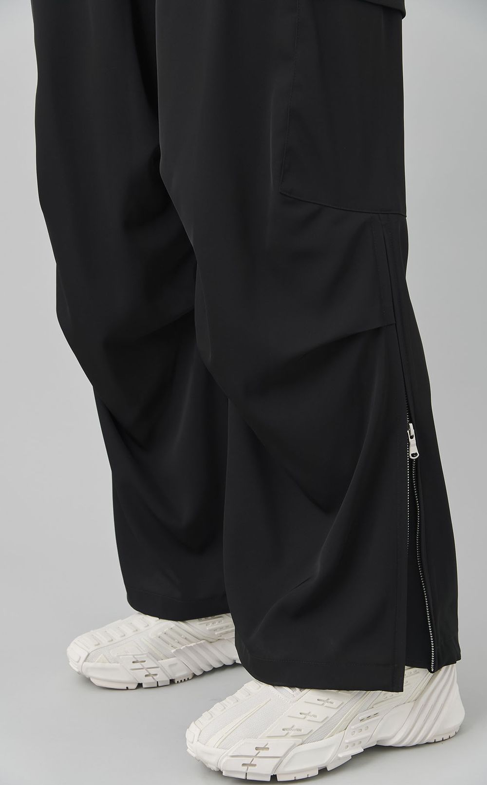 ライトツイルパラシュートジップパンツ