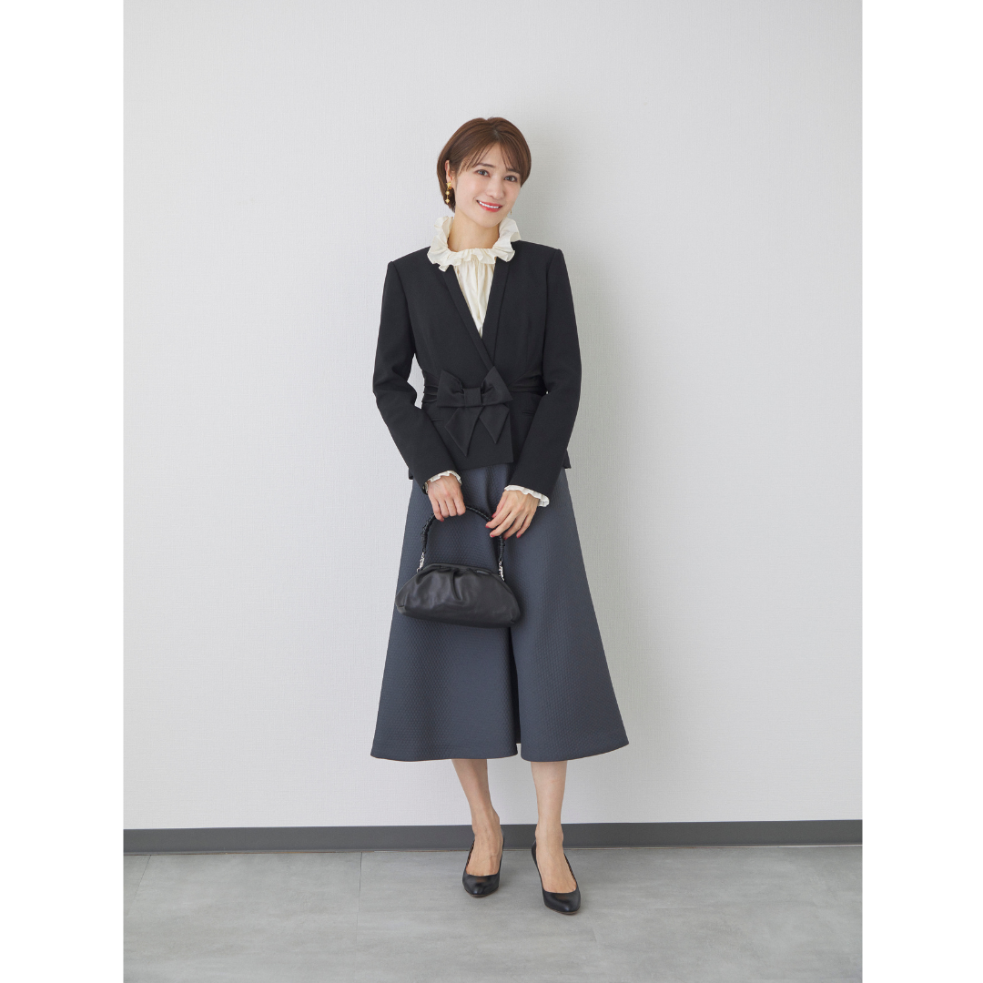 ブラックジャケット×グレースカートの七五三ママコーデ